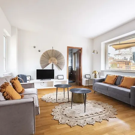 Romac - Condotti Penthouse In The Spanish Steps Area *